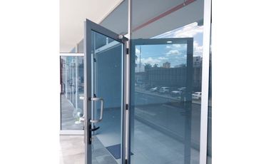 Alquiler de local comercial ubicado en Vía España. (RK)