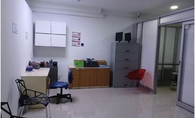 ALQUILER DE LOCAL COMERCIAL UBICADO EN LA VA ESPAÑA. (RK)