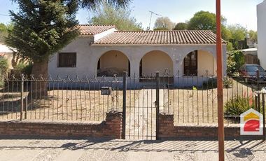 Villa Allende , a mtrs del centro Casa en venta de 3 dormitorios c/ cochera
