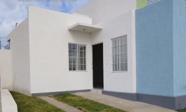 Venta de Casas de hermosa Casa de 1 Planta, y 2 Recáen Villa de Álvarez, Colima