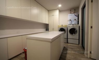 Casa de Lujo con Rinconada del Bosque con Departamento