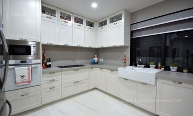 Casa de Lujo con Rinconada del Bosque con Departamento