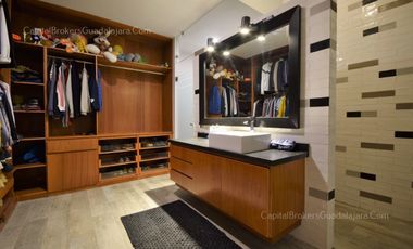 Casa de Lujo con Rinconada del Bosque con Departamento