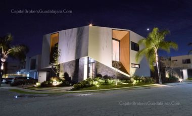 Casa de Lujo con Rinconada del Bosque con Departamento