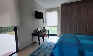 CASA EN VENTA DE UNA PLANTA EN CLUB DE GOLF TEQUISQUIAPAN