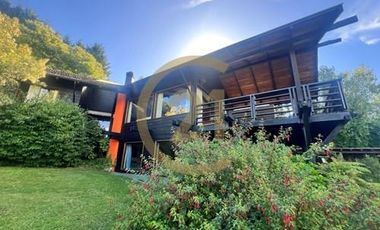 Hermosa Casa con orilla de Lago Villarrica