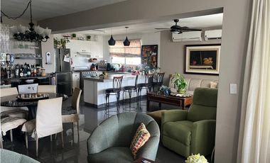 Venta de apartamento en Altos del Golf GTA