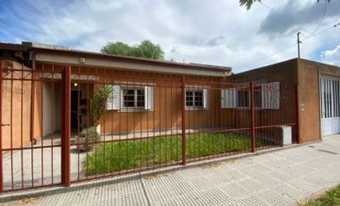 Casa de tres dormitorios en barrio Las Quintas, San Lorenzo