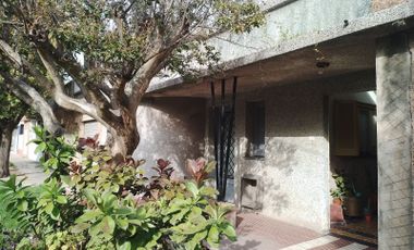 Casa en San Lorenzo, pileta, garaje, amplio patio