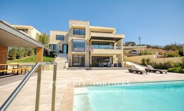Espectacular casa mediterránea  en condominio Los Litres