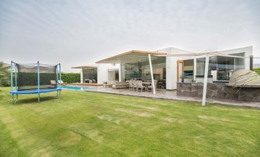 EXCLUSIVA CASA DE PLAYA 5 DORMS EN VENTA EN ASIA GOLF CLUB