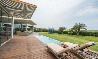 EXCLUSIVA CASA DE PLAYA 5 DORMS EN VENTA EN ASIA GOLF CLUB