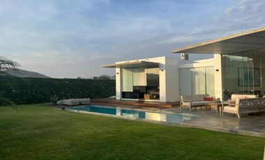 EXCLUSIVA CASA DE PLAYA 5 DORMS EN VENTA EN ASIA GOLF CLUB