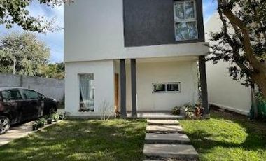 Casa en venta - 3 Dormitorios 3 Baños - Cochera - 400Mts2 - Muñiz, San Miguel