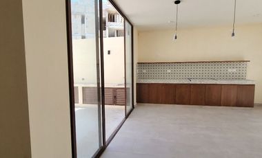 CASA EN VENTA A 150 METROS DEL MAR EN LA PLAYA DE SAN BENITO, YUCATAN