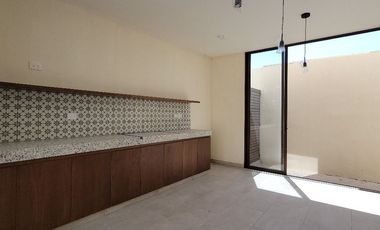 CASA EN VENTA A 150 METROS DEL MAR EN LA PLAYA DE SAN BENITO, YUCATAN