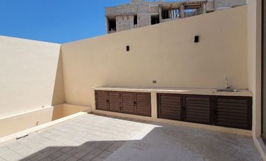 CASA EN VENTA A 150 METROS DEL MAR EN LA PLAYA DE SAN BENITO, YUCATAN
