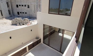 CASA EN VENTA A 150 METROS DEL MAR EN LA PLAYA DE SAN BENITO, YUCATAN