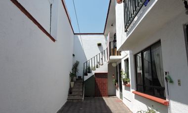 Casa en venta en Flor de María, avenida de las Flores.