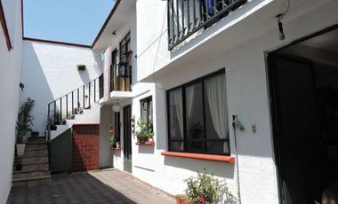 Casa en venta en Flor de María, en Av de las Flores, junto a Tlacopac