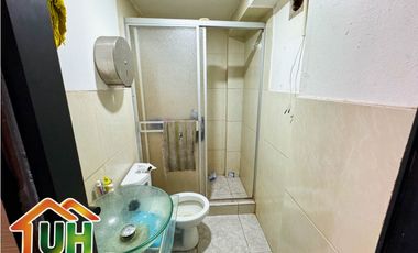 00587 - VENTA HOSPEDAJE  YARINACOCHA - ZONA COMERCIAL - AC 950 M2.