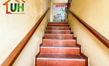00587 - VENTA HOSPEDAJE  YARINACOCHA - ZONA COMERCIAL - AC 950 M2.