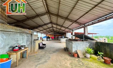 00587 - VENTA HOSPEDAJE  YARINACOCHA - ZONA COMERCIAL - AC 950 M2.