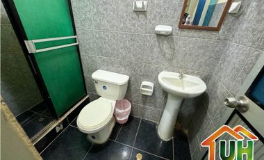 00587 - VENTA HOSPEDAJE  YARINACOCHA - ZONA COMERCIAL - AC 950 M2.