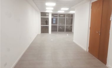 VENTA OFICINA EN SEMIPISO. EDIF. LINE HOUSE. ZONA PLAZA MITRE