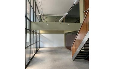 Vendo Oficina en el Centro 310m2 cub 5 Privados Caseros 261 3er piso