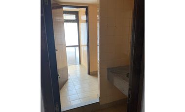 Vendo Oficina en el Centro 310m2 cub 5 Privados Caseros 261 3er piso