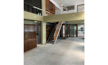 Vendo Oficina en el Centro 310m2 cub 5 Privados Caseros 261 3er piso