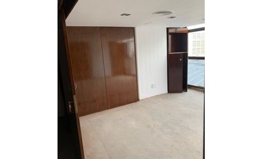 Vendo Oficina en el Centro 310m2 cub 5 Privados Caseros 261 3er piso