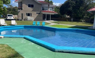 VENDO CASA CON ACCESO DIRECTO A LA PLAYA EN COLON, PORTOBELO