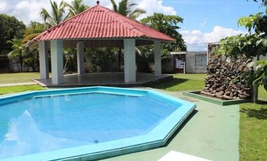 VENDO CASA CON ACCESO DIRECTO A LA PLAYA EN COLON, PORTOBELO