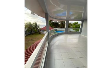 VENDO CASA CON ACCESO DIRECTO A LA PLAYA EN COLON, PORTOBELO