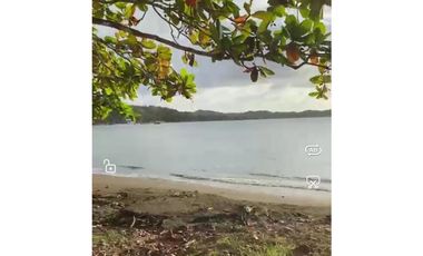 VENDO CASA CON ACCESO DIRECTO A LA PLAYA EN COLON, PORTOBELO