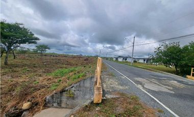 VENDO FINCA DE 2.6 HECTAREAS VIA PRINCIPAL