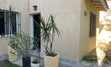 Casa Boulogne 3 ambientes + patio. Lote Propio.