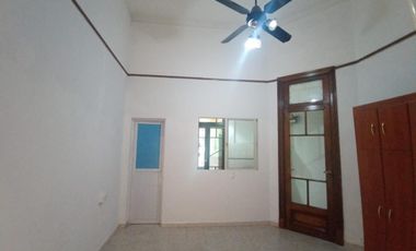 Tipo Casa 1 Ambiente en Planta Baja  Sin Expensas en Flores Av. Juan Bautista Alberdi y Carabobo