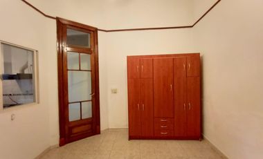 Tipo Casa 1 Ambiente en Planta Baja  Sin Expensas en Flores Av. Juan Bautista Alberdi y Carabobo