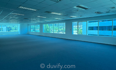 Oficina en Arriendo en Ciudad Empresarial / Av. del Valle