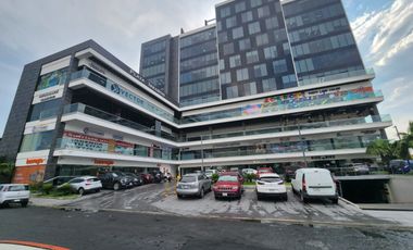RENTA de Oficina en Plaza Tres800, sobre la Av. Revolución