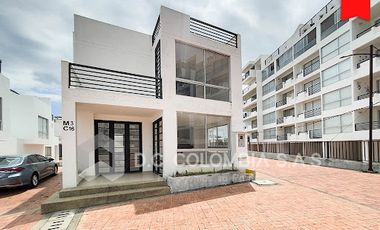 VENTA de CASAS en LA MESA