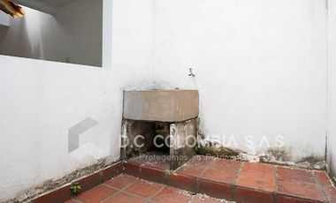 VENTA de CASAS en SAN CAYETANO