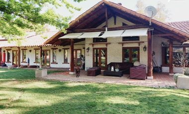 Se Vende Casa Chilena en exclusivo sector de Chicureo.