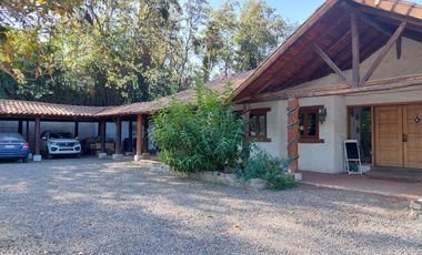 Se Vende Casa Chilena en exclusivo sector de Chicureo.