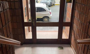 Departamento 3 ambientes con cochera AMOBLADO en alquiler -Quilmes Centro