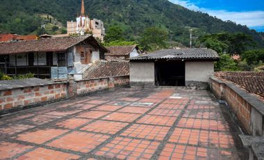 Casa Lote en todo el parque de Amaga