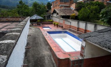 Casa Lote en todo el parque de Amaga